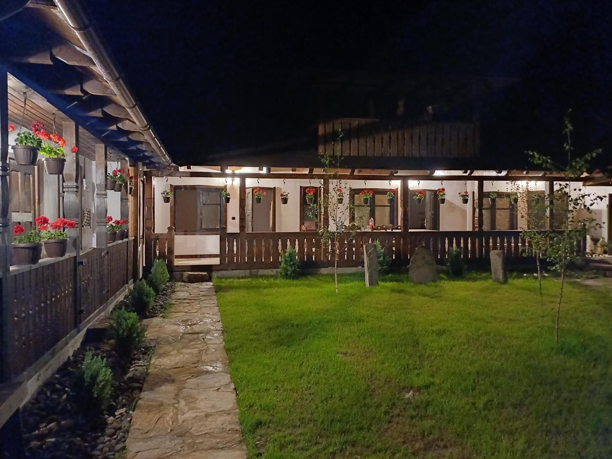 Casuta Din Valea Regilor Villa Gradistea de Munte Exterior foto